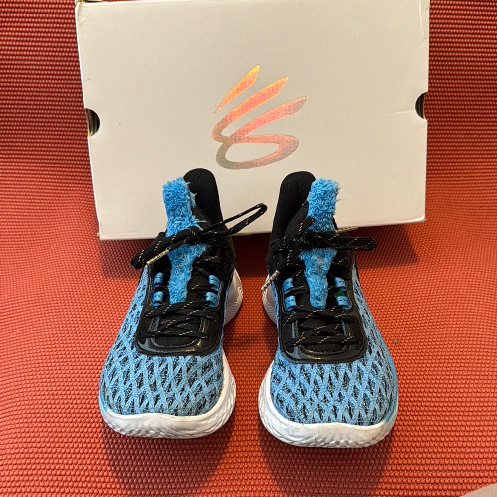 Stylish Blue and Black Athletic Sneakers